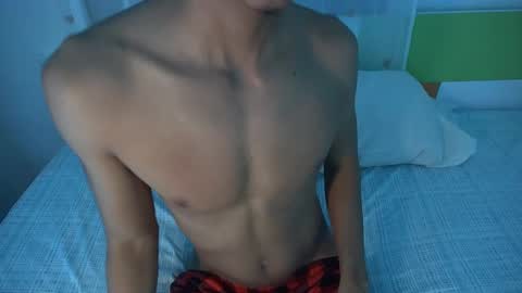 Snapshot of maximofx_ chatting on September 22, 4:45 am MaximofX online show from September 22, 4:45 am