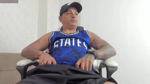 maximohall online show from October 1, 1:04 pm