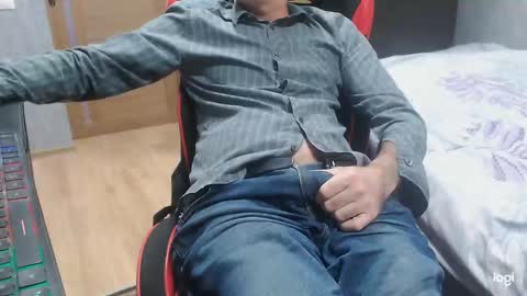 maximus3334 online show from October 15, 11:29 am