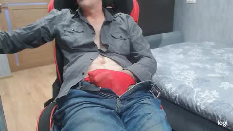 maximus3334 online show from November 1, 12:53 pm