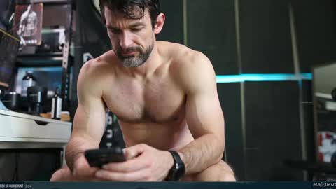 Snapshot of maximus_787 chatting on January 26, 6:27 pm Maximus7871 online show from January 26, 6:27 pm