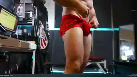 Snapshot of maximus_787 chatting on February 14, 11:43 pm Maximus7871 online show from February 14, 11:43 pm