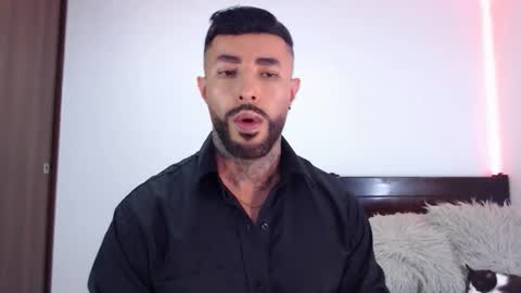 Independent Model online show from January 8, 3:56 am