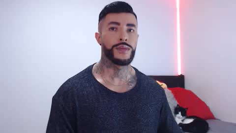 Independent Model online show from November 18, 3:32 am