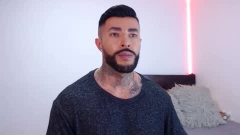 Independent Model online show from October 16, 2:19 am