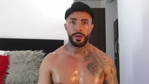 Independent Model online show from May 31, 4:46 am