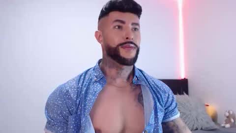 Independent Model online show from October 17, 3:54 am