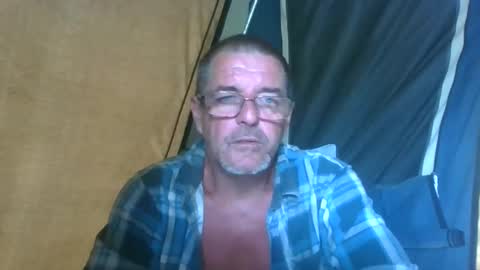 Snapshot of maximus_oreally chatting on December 12, 2:37 am Max online show from December 12, 2:37 am