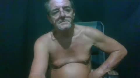Snapshot of maximus_oreally chatting on January 17, 10:33 am Max online show from January 17, 10:33 am
