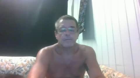 Snapshot of maximus_oreally chatting on December 31, 7:31 am Max online show from December 31, 7:31 am