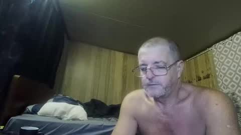 Snapshot of maximus_oreally chatting on February 5, 7:53 pm Max online show from February 5, 7:53 pm