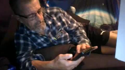 Max online show from April 6, 2:30 am