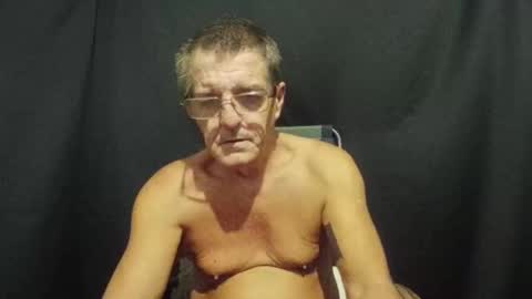 Snapshot of maximus_oreally chatting on January 19, 9:02 pm Max online show from January 19, 9:02 pm