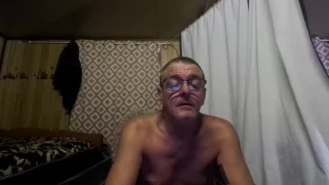 Snapshot of maximus_oreally chatting on February 23, 9:17 am Max online show from February 23, 9:17 am
