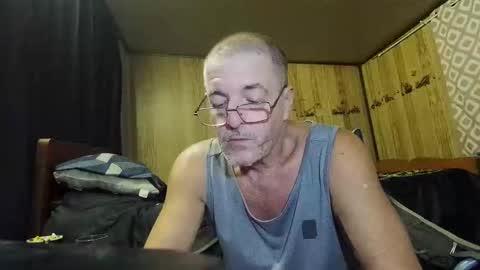 Snapshot of maximus_oreally chatting on February 4, 10:21 am Max online show from February 4, 10:21 am