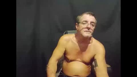 Snapshot of maximus_oreally chatting on January 16, 11:04 am Max online show from January 16, 11:04 am