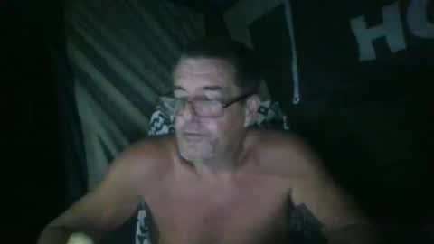 Snapshot of maximus_oreally chatting on December 20, 10:27 am Max online show from December 20, 10:27 am