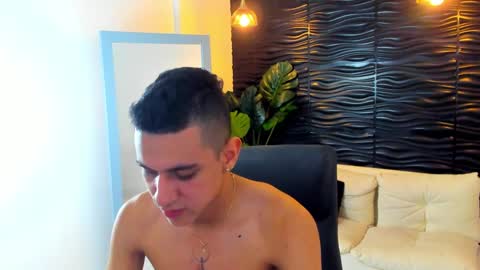 Maximus online show from January 3, 11:23 pm