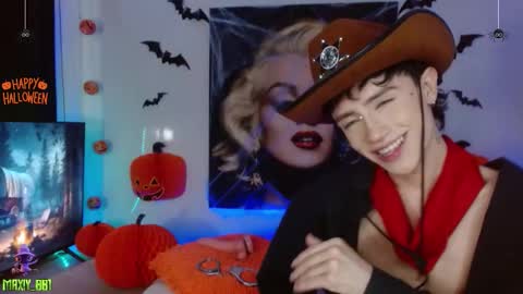 Snapshot of maxiy_001 chatting on October 11, 10:36 pm Max online show from October 11, 10:36 pm