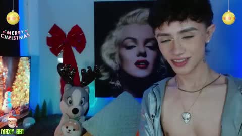 Snapshot of maxiy_001 chatting on December 16, 7:58 am Max online show from December 16, 7:58 am