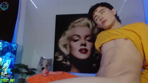 Max online show from November 14, 5:21 am