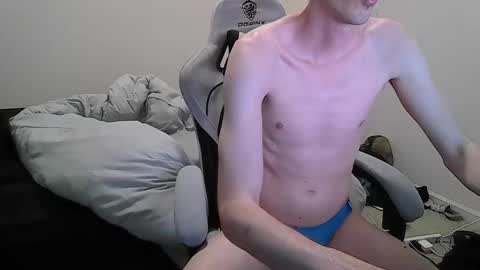 Snapshot of maxryderr chatting on September 16, 11:49 pm Max Ryder online show from September 16, 11:49 pm