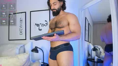 Max online show from November 24, 9:05 pm