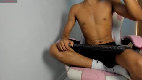 maxvibe420 online show from October 1, 1:59 pm