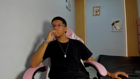 maxvibe420 online show from October 7, 1:37 pm