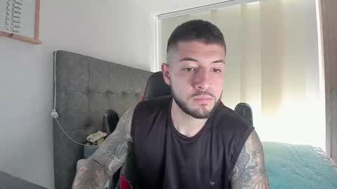 maxvibe_ online show from December 1, 3:37 pm