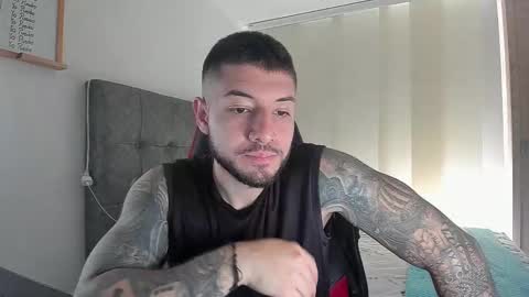 maxvibe_ online show from November 1, 10:58 pm