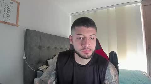 maxvibe_ online show from November 18, 2:32 pm