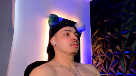 MAX online show from October 23, 8:56 pm