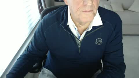 Snapshot of mbeastie chatting on December 5, 10:01 pm Beastie online show from December 5, 10:01 pm