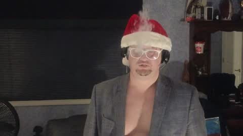 Snapshot of mckhero chatting on December 19, 5:29 am Sean online show from December 19, 5:29 am