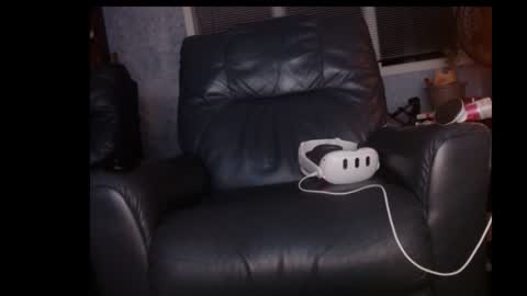 Snapshot of mckhero chatting on December 14, 10:13 am Sean online show from December 14, 10:13 am