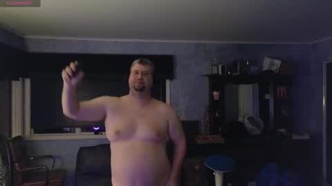 Snapshot of mckhero chatting on December 22, 5:12 am Sean online show from December 22, 5:12 am