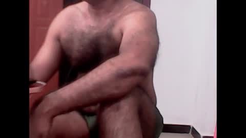Snapshot of me_hai12 chatting on December 24, 12:55 am me_hai12 online show from December 24, 12:55 am