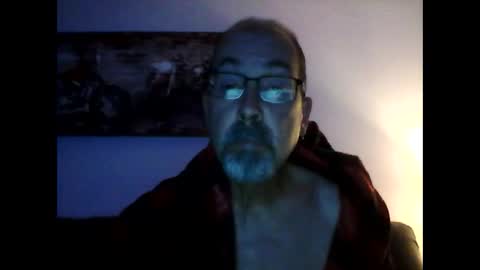 me at home online show from December 9, 12:31 pm