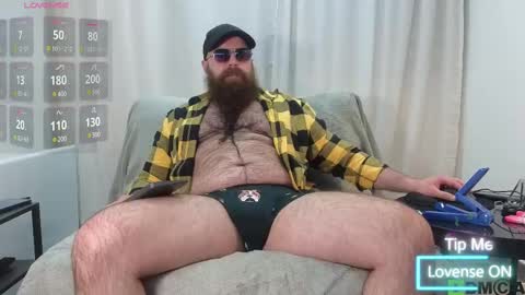 Snapshot of meaty_roll chatting on March 1, 3:53 am Meaty Roll online show from March 1, 3:53 am