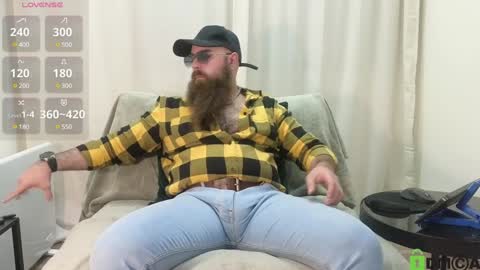 Snapshot of meaty_roll chatting on January 5, 3:34 pm Meaty Roll online show from January 5, 3:34 pm