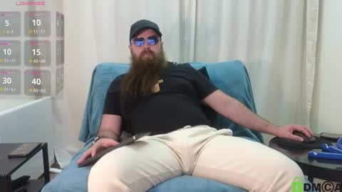 Snapshot of meaty_roll chatting on January 11, 10:19 am Meaty Roll online show from January 11, 10:19 am