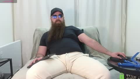Snapshot of meaty_roll chatting on February 6, 12:11 am Meaty Roll online show from February 6, 12:11 am