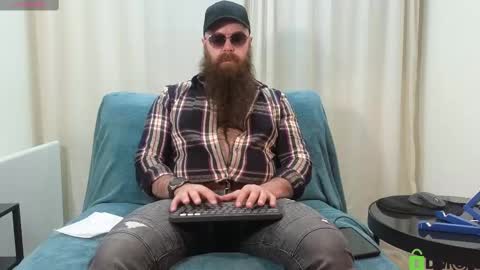 Snapshot of meaty_roll chatting on February 21, 9:23 am Meaty Roll online show from February 21, 9:23 am