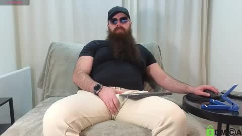 Snapshot of meaty_roll chatting on February 19, 9:17 am Meaty Roll online show from February 19, 9:17 am