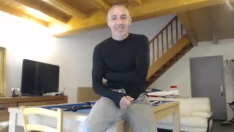 Snapshot of meditmtc chatting on December 16, 11:44 am Meditmtc online show from December 16, 11:44 am