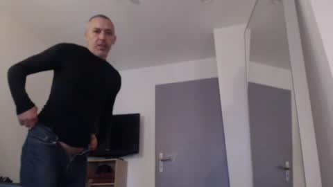 Snapshot of meditmtc chatting on December 18, 11:34 am Meditmtc online show from December 18, 11:34 am