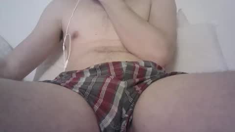 Snapshot of megamisterbone chatting on February 26, 7:36 pm megamisterbone online show from February 26, 7:36 pm