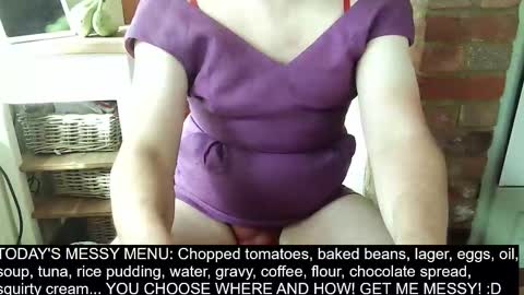 Snapshot of messyxdresser chatting on October 6, 1:05 pm messyxdresser online show from October 6, 1:05 pm
