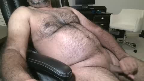 Snapshot of metter26 chatting on October 9, 12:37 am atx guy online show from October 9, 12:37 am